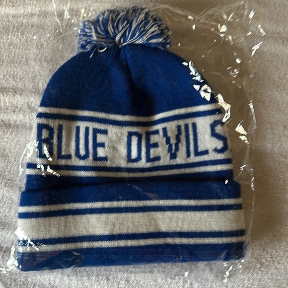 NWT- UNOPENED, SEALED BAG- NCAA DUKE Men’s LACROSSE hat/beanie w POM POM. 🥍 - Picture 3 of 3